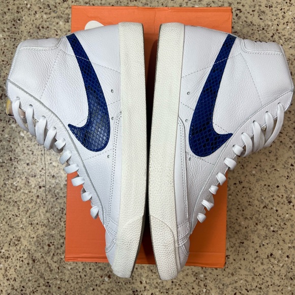 MENS SHOE Size 9 NIKE BLAZER MID 77 VINTAGE WHITE/RACER BLUE (Red/Blue) - Picture 9 of 13